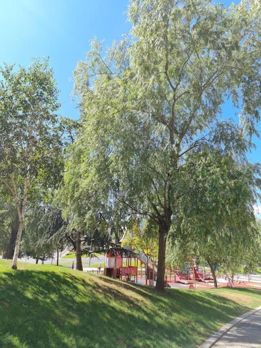 La Casita Verde. Metro Cerca Del Casco Viejo Bilbao Dış mekan fotoğraf
