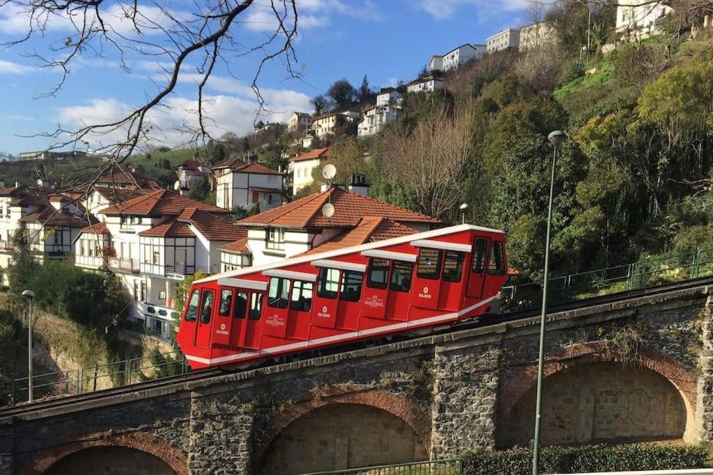 La Casita Verde. Metro Cerca Del Casco Viejo Bilbao Dış mekan fotoğraf