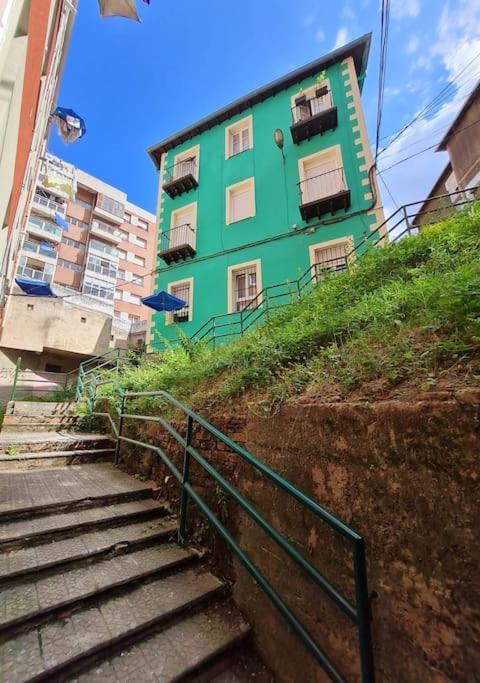 La Casita Verde. Metro Cerca Del Casco Viejo Bilbao Dış mekan fotoğraf